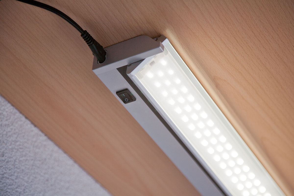 LED-Unterbauleuchte schwenkbar aus Alu, in versch. Längen erhältlich